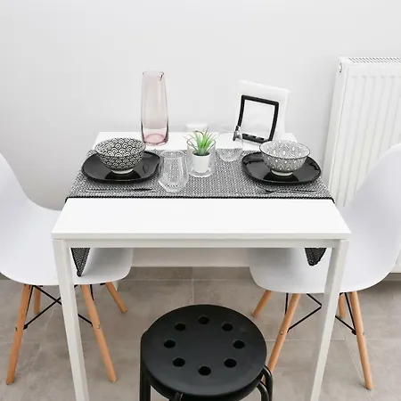 Modern, Comfortable Apartment, In The Heart Of The Apartment